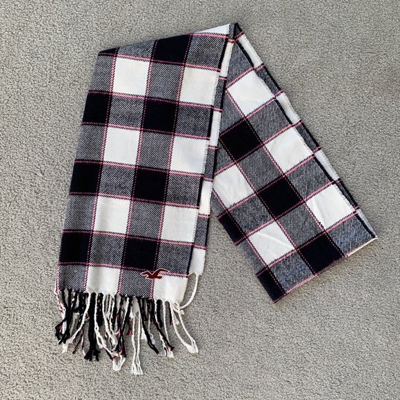 Hollister Scarf - Picture 1 of 5